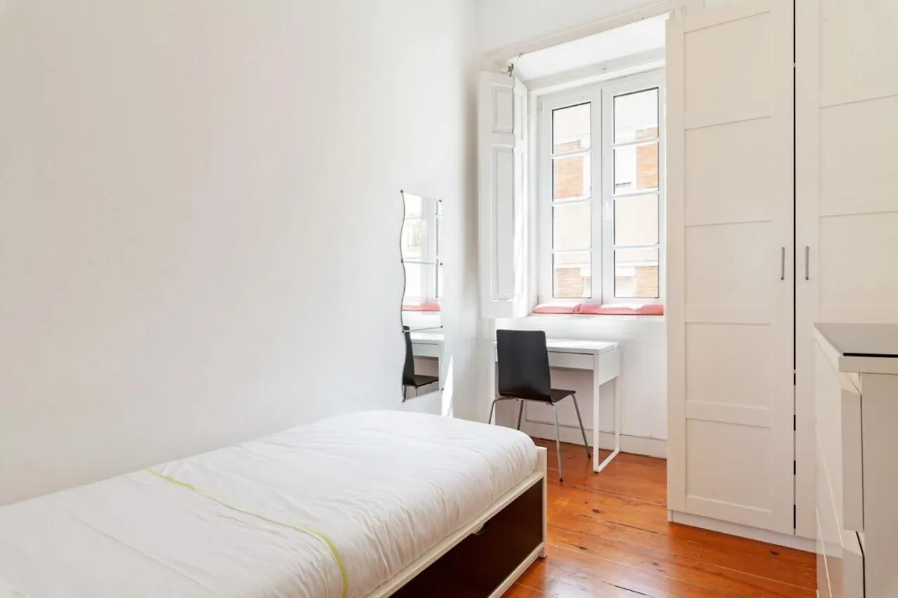 Quiet 3 Bedroom Apartment In Lisboa