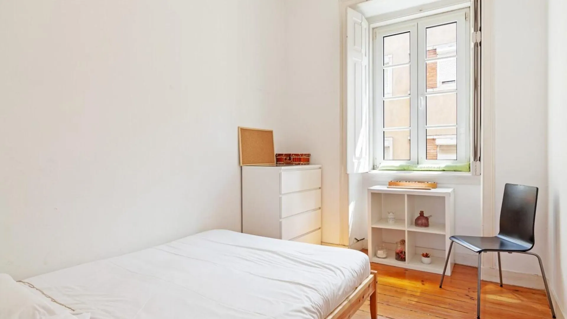 Quiet 3 Bedroom Apartment In Lisboa
