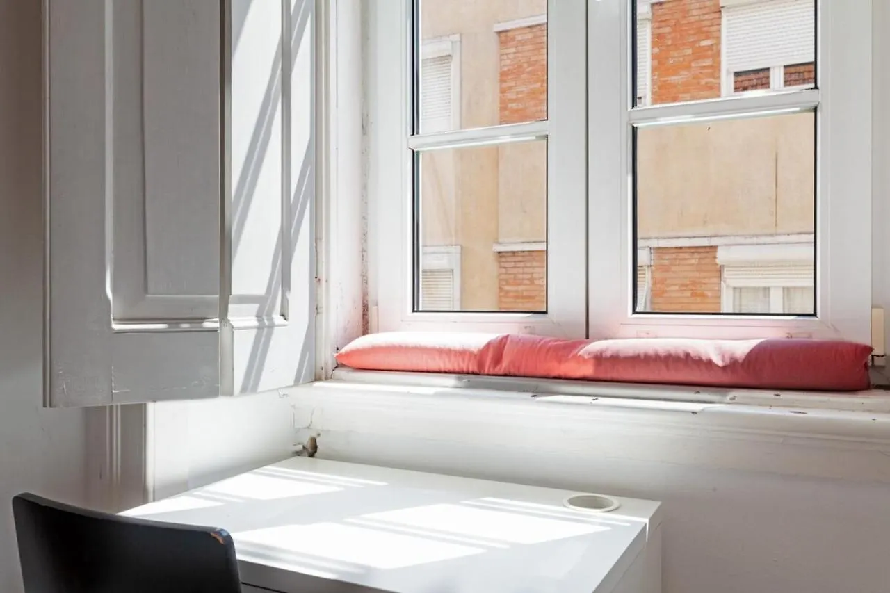 Quiet 3 Bedroom Apartment In Lisboa